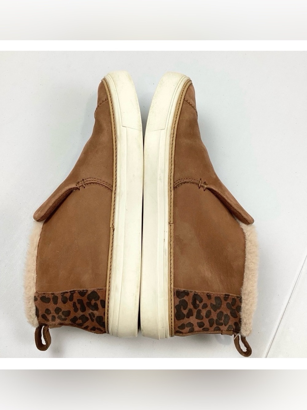 Toms Paxton Slip on Suede Shoes with faux fur lining Size 10